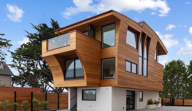 Modern Luxury Ocean Front Home