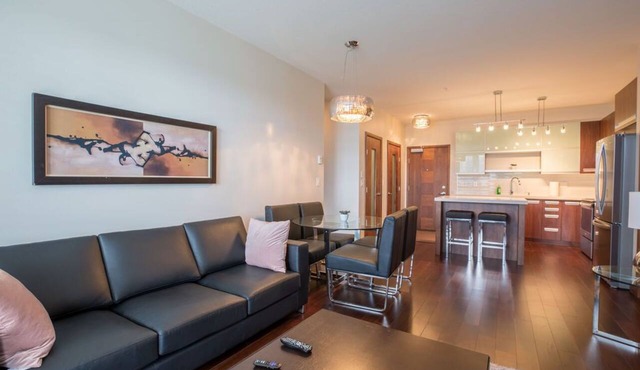 Modern open concept 2 bed, 2 bath in Regina in Regina