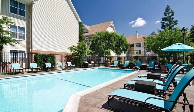 Modern Retreat in Central Fresno! Outdoor Pool, Pets Allowed, Full Kitchen!