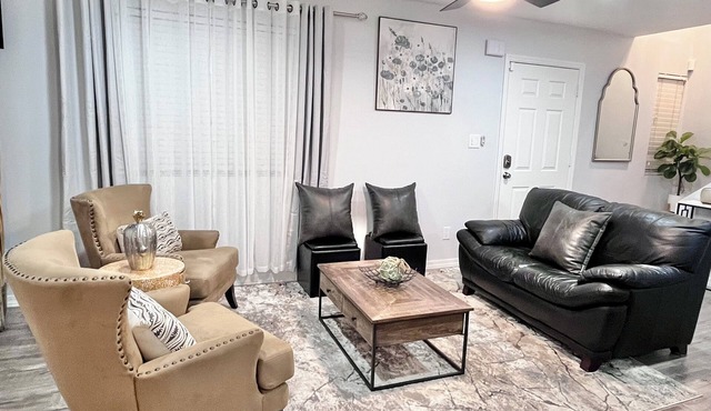 Modern Stay Near Downtown & Top Attractions