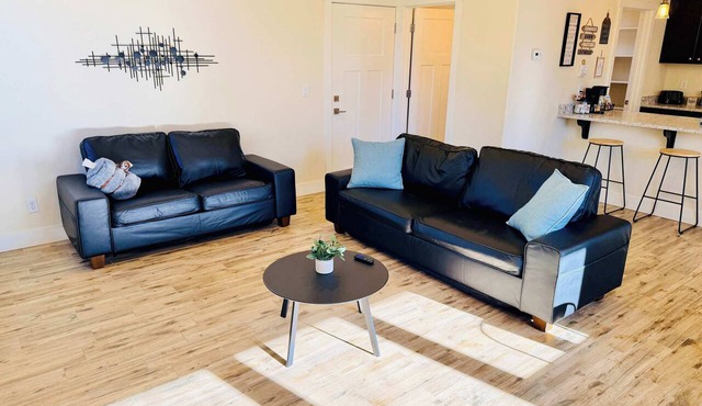 Modern Stylish 4BR Retreat|Sleeps 12
