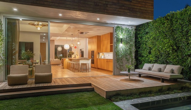 Modern Villa in heart of West Hollywood, Family sized, steps from cafes & shops