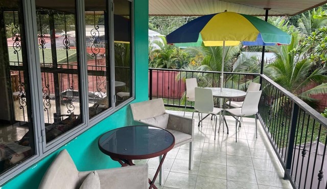 MONKEY VIEW: Relaxed Quiet Secure Get Away from the Pto Viejo party + Location!