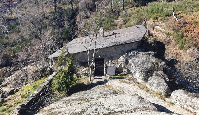 Montain House With River , Nature and Good Hiking Trails