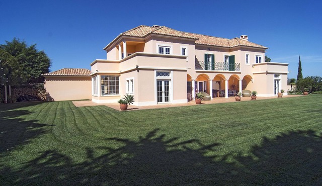 Monte das Estrelicias, Luxury property, tennis court, Lagos beach