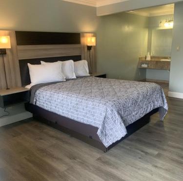Monterey Oceanside Inn