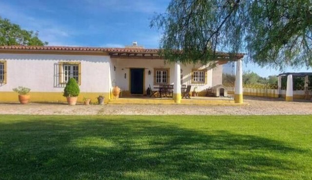 Montinho do Palanque – Tranquil Countryside Retreat with Pool & Hot Tub