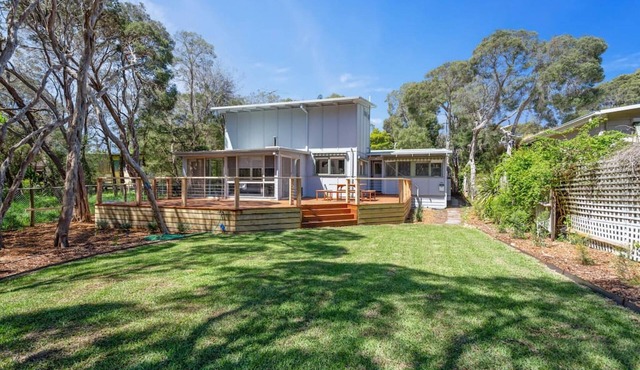 Moonah Cottage Rye by Ready Set Stay- Close to the beach & WIFI