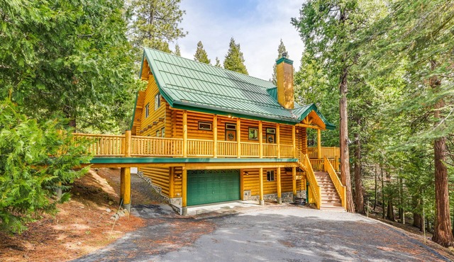Mountain Cabin w/Hot Tub: 4 Mi to Shaver Lake!