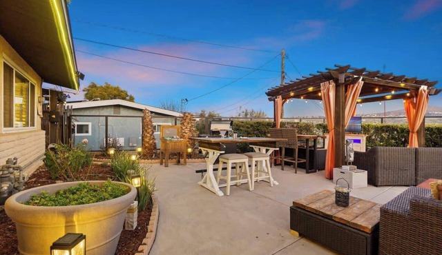 Mountain Majesty 2 BR Home with AC, BBQ, Parking, and View