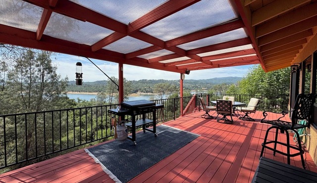 Naci Lakeview Retreat with Game Room!
