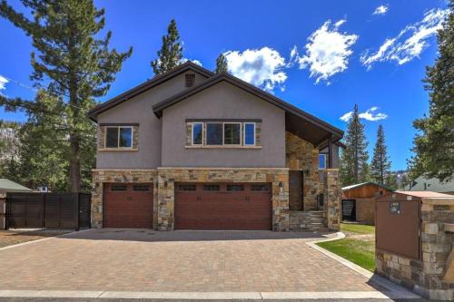Navahoe Nest - Large Luxury Home w Hot Tub