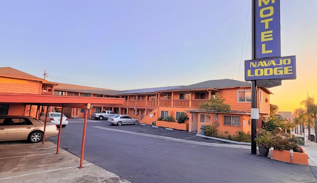 Navajo Lodge