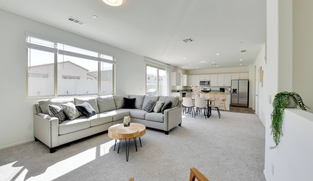 Near Empire Polo Field: Coachella Vacation Rental