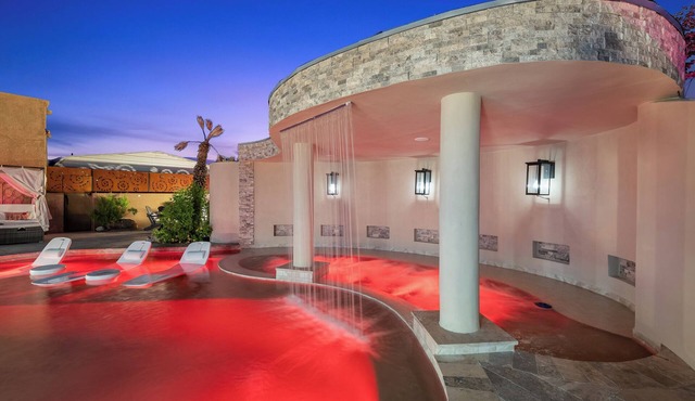 NEW Designer Pool Home - ALL Season Retreat