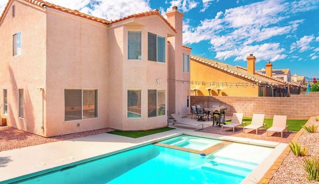 New Pool/Spa & Pool Table @ 6BR Refined Vegas Stay