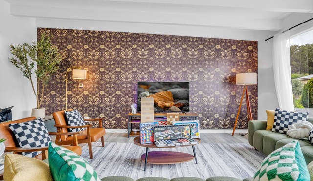 New Themed Coastal 4Bed w/Pool/Arcades/Foosball