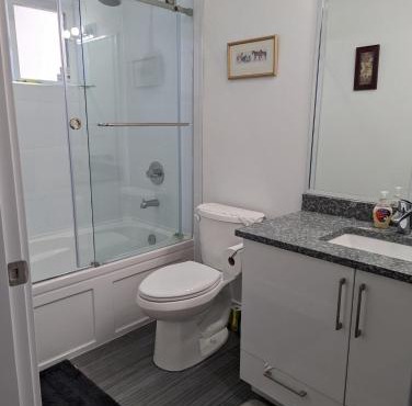 Newly built 2 bed duplex, 2 baths, AC in East Van