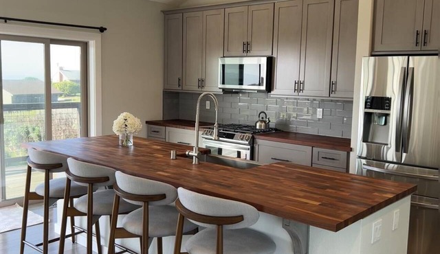 Newly Built Contemporary Home With Ocean Views, Deck, Private Beach Access,AC/WD