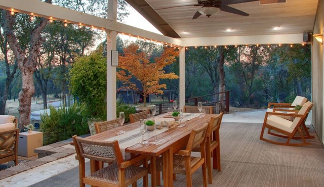 Newly Remodeled Modern Farmhouse, 3+ Private Acres, Hot Tub, Game Room and More!