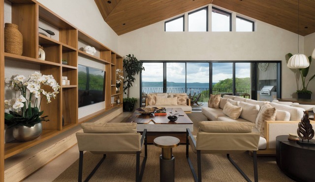 Newly Renovated · Gated Resort Villa · Next to Four Seasons & Ritz · Concierge