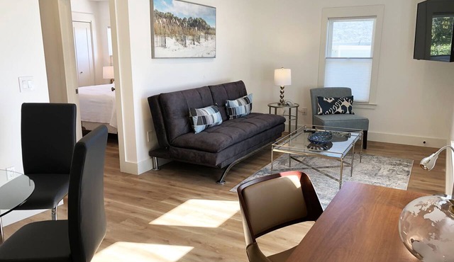 Newly Renovated 2 BR Apartment in the Heart of Sausalito
