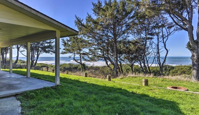 Northern California Home, Steps to Pelican Beach!