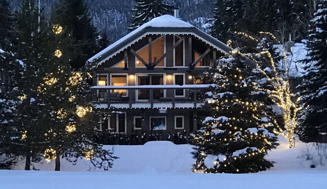Northwood Chalet Whistler: Luxury Golf Course Home, Stunning Views of Blackcomb!