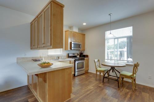 Oak View Vacation Rental ~ 3 Mi to Lake Casitas!