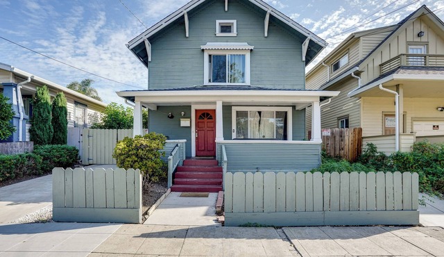 Oakland Group Retreat: Historic Home Near Downtown