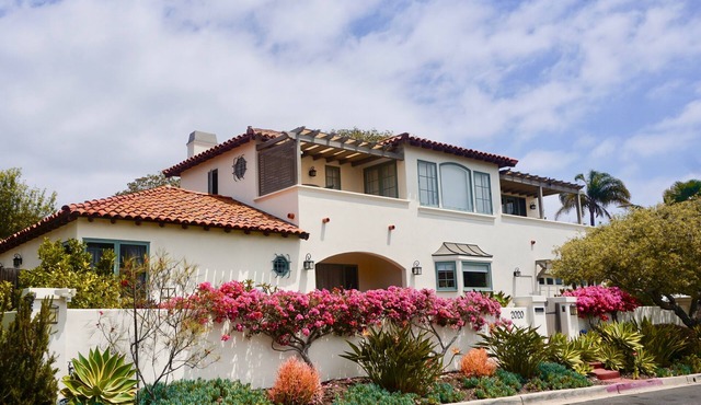 Ocean Breeze Suite ~ A Quiet Coastal Retreat