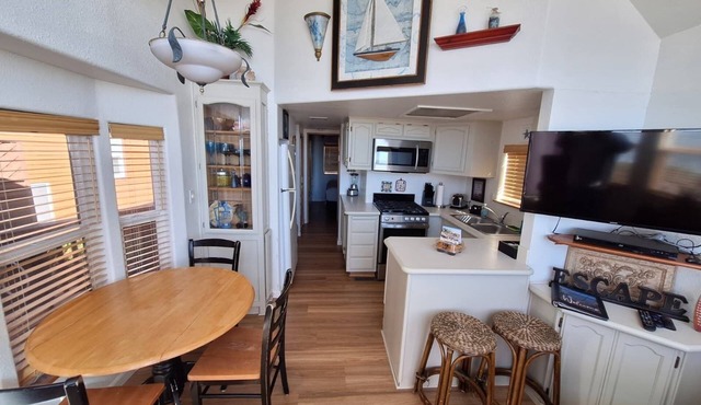 Ocean Front Cabin 11 with Private Jacuzzi & Superb Views