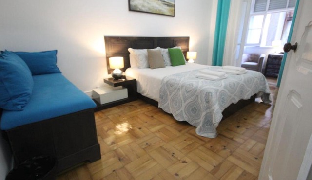 Ocean M1 R4 - Large Double Room with shared Bathroom in City Center