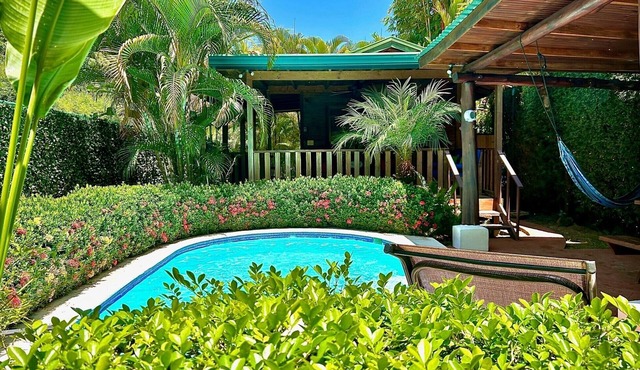 Ocean Melody.Fully Equipped, Walking Distance From Beaches, Garden and Pool!