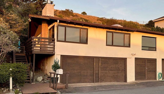 Ocean Views, Walk to the Beach—Monthly Stays
