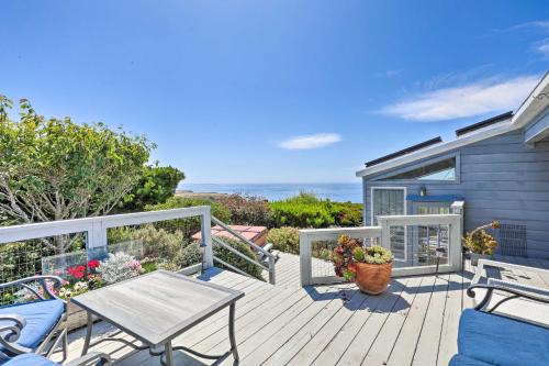 Oceanfront Irish Beach 'Sea Haven' Home w/Hot Tub