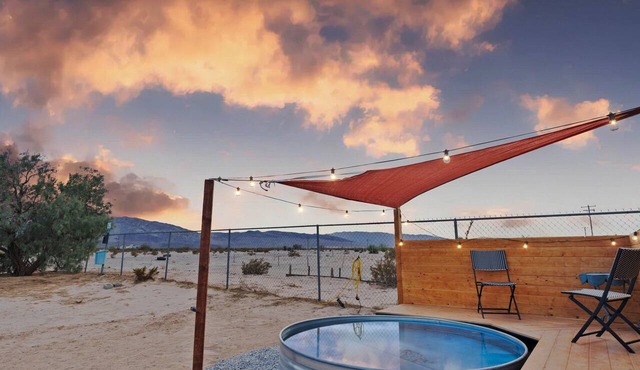 Old Dale Ranch Desert Retreat - 5 Private Acres Near Joshua Tree w Cowgirl Tub