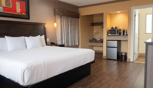 Om Park Inn and Suites El Cajon near San Diego