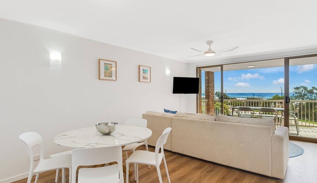 Pacific Gables 8 - Absolute Beachfront Tugun - Min. 3 Night Stays!