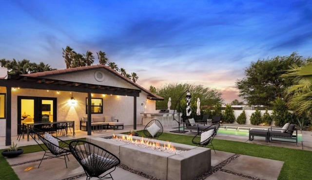 Palm Springs Pool Home | Spa + Family Retreat