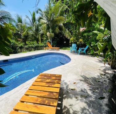 Pangea Lodge Tropical Vibe Home with Shared Pool