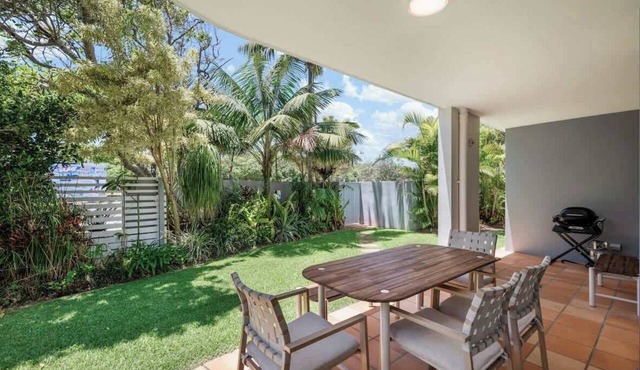 Pawfect Coastal - Pet friendly, Beachfront, Pool