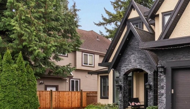 Peaceful 2BR Suite | Vancouver | Free Parking & Wi-Fi | Near Downtown Vancouver