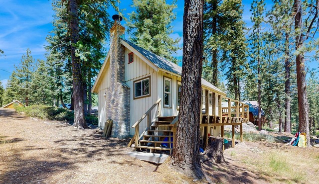 Peaceful and charming rustic cabin for outdoor enthusiasts