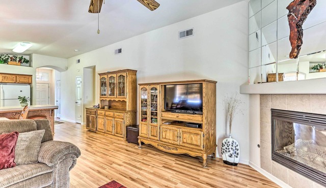Peaceful Fresno Home, Near Popular Wineries!