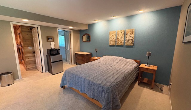 Peaceful Private Suite in Eugene's SW Hills