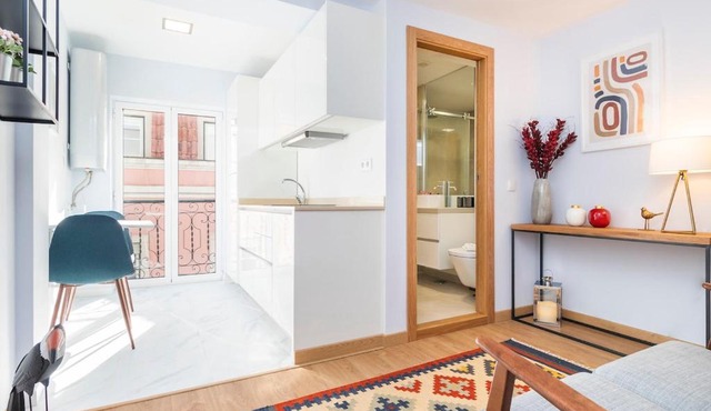 Perfect 1 Bedroom very central with AC