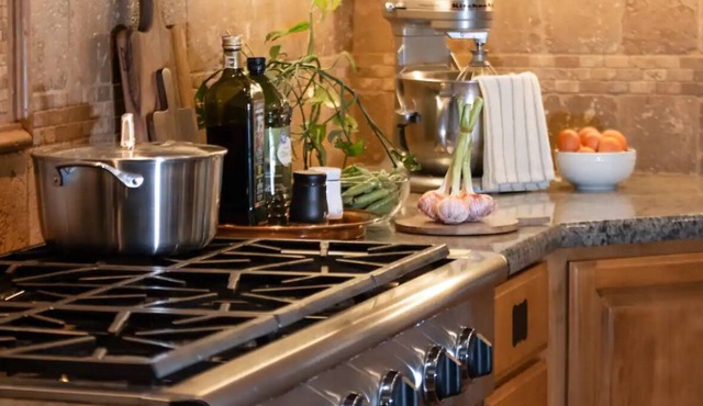 Perfect 2-Family Sequoia Getaway – Playground, Gym, Chef's Kitchen