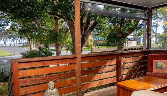 Pet Friendly Cottage with Waterviews
