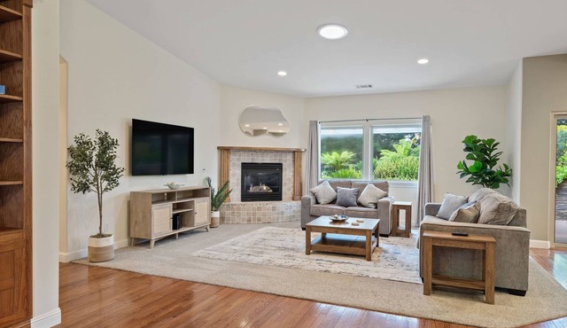 Pet-Friendly Golf Course Retreat & Backyard Oasis